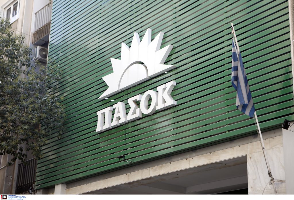 ΠΑΣΟΚ: Σε αμηχανία ο πρωθυπουργός  Eπιχείρησε να πείσει ότι η κυβερνητική πολιτική αγκαλιάζει τους πολλούς