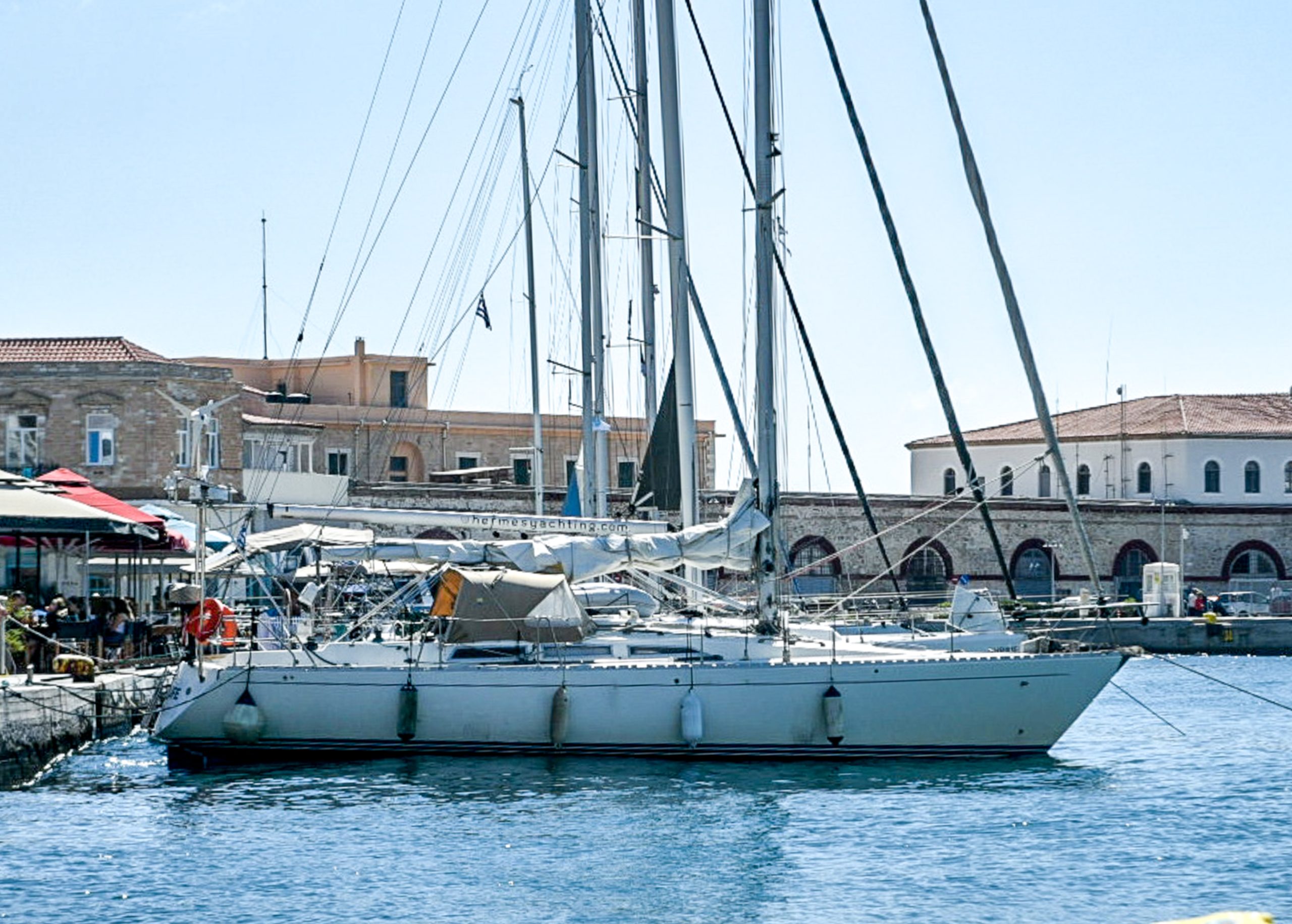 Σύρος: Η διαχρονική βασίλισσα των Κυκλάδων σύμφωνα με το ισπανικό Viajar