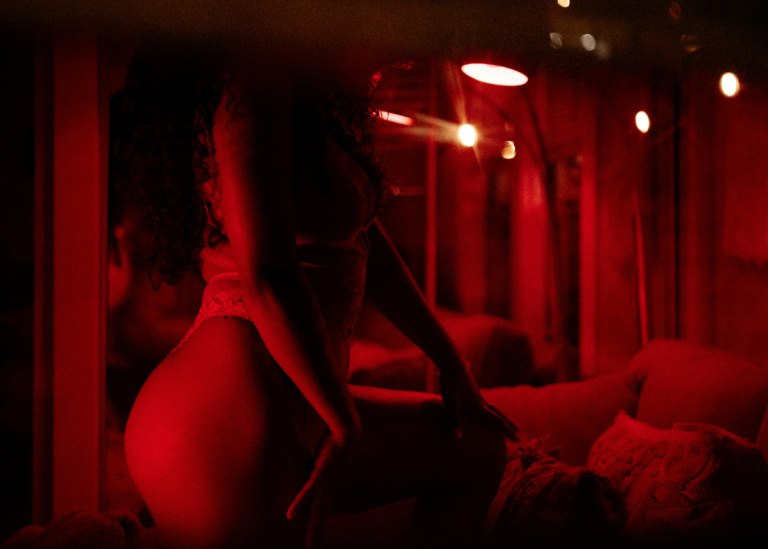 Βία, σοδομισμός και θάνατος: Έρευνα του BBC αποκαλύπτει το σκοτεινό δίκτυο σεξουαλικής εκμετάλλευσης του Ντουμπάι