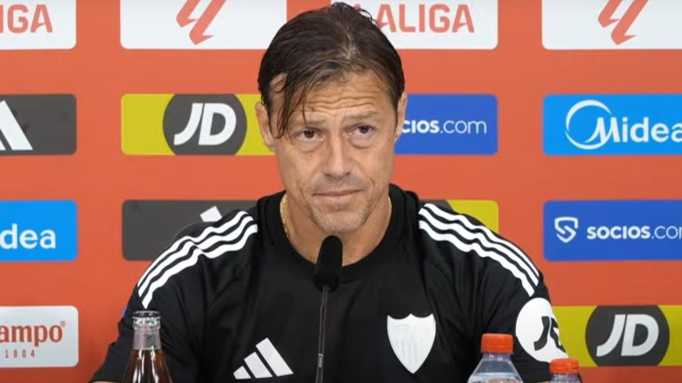 Οπαδός της Σεβίλλης υποκλίνεται στον Αλμέιδα: Εχουμε τον πιο γ***το προπονητή (vid)