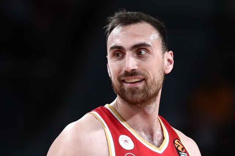 Ο Μιλουτίνοφ επέλεξε Φουρνιέ και Βεζένκοφ και πήγε μέχρι τέλους (vid)