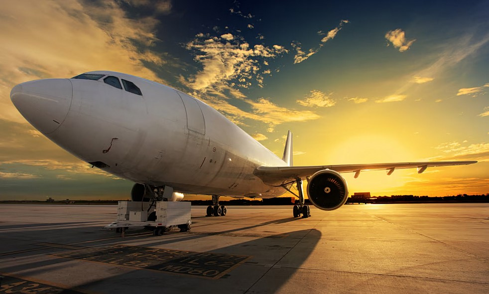 Financial Times: Σχέδια έκτακτης ανάγκης των αεροπορικών εταιρειών λόγω έλλειψης καυσίμων