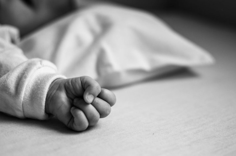 Ηλεία: Με κατάγματα και εγκαύματα στο νοσοκομείο βρέφος 10 μηνών  Ερευνάται πιθανή κακοποίηση