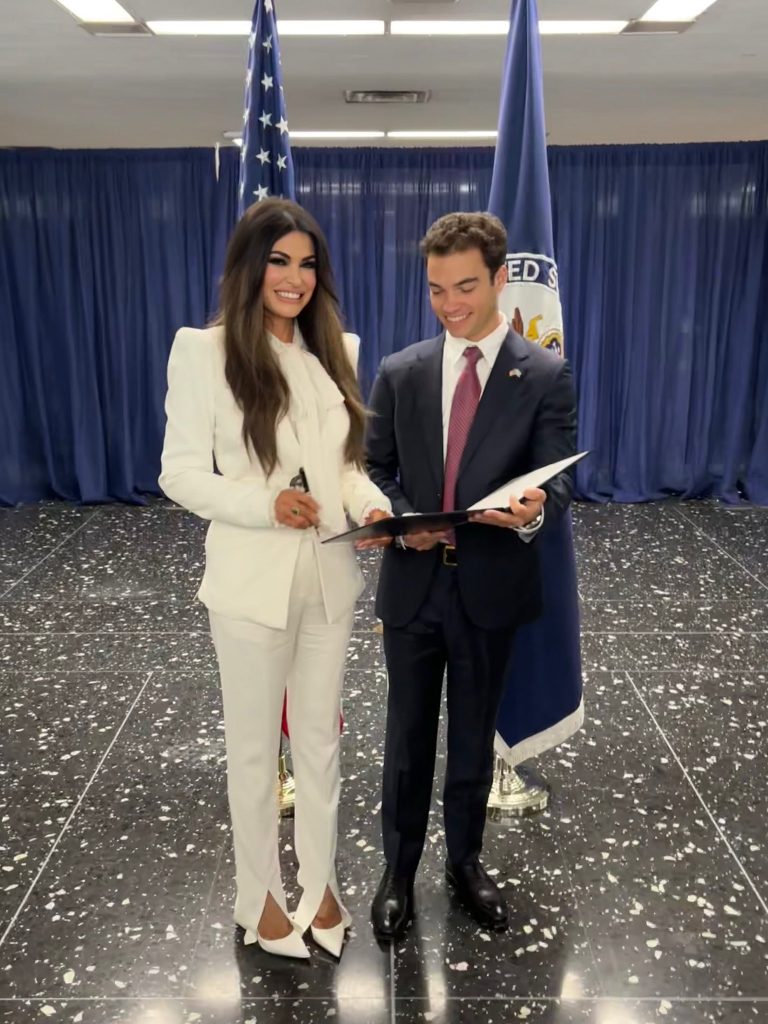 Η Κίμπερλι Γκίλφοϊλ ορκίστηκε πρέσβειρα των ΗΠΑ στην Ελλάδα