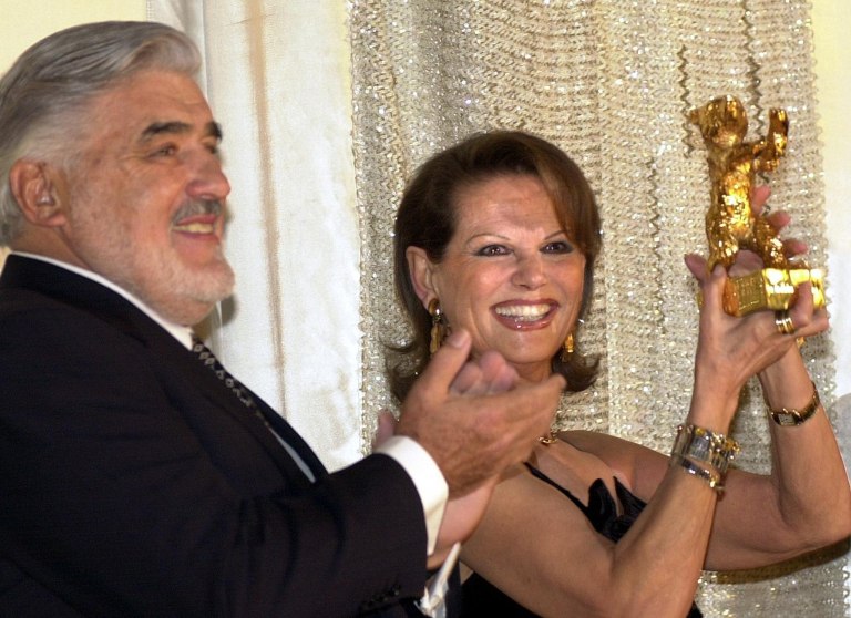 Κλαούντια Καρντινάλε: Γιατί δεν τολμούσε να παίξει στο θέατρο  Πείστηκε να το κάνει στα 62 της