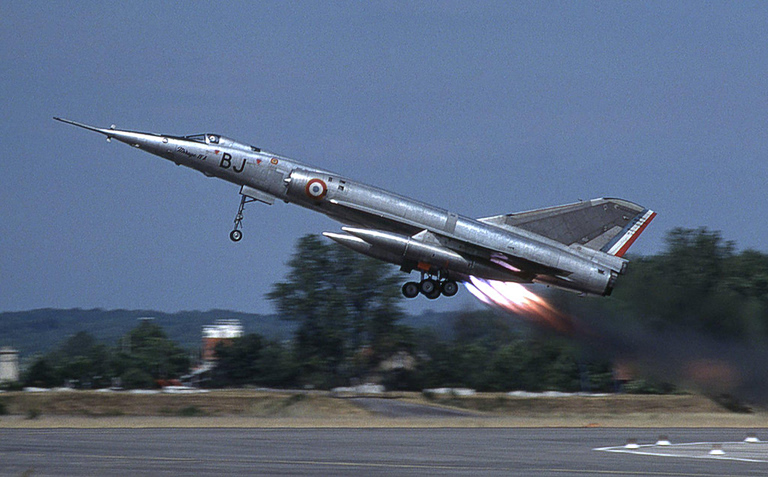 Θα γίνετε στόχοι: Η Ρωσία προειδοποιεί τους Ευρωπαίους να μην φιλοξενήσουν γαλλικά πυρηνικά βομβαρδιστικά