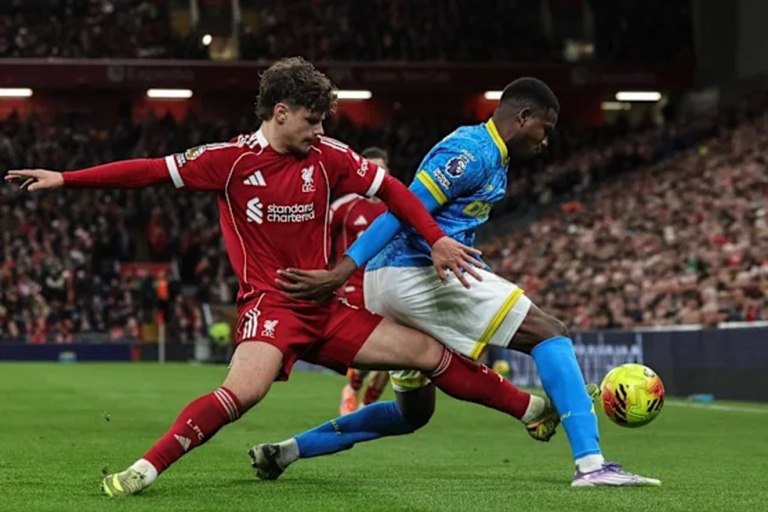 LIVE: Γουλβς  Λίβερπουλ