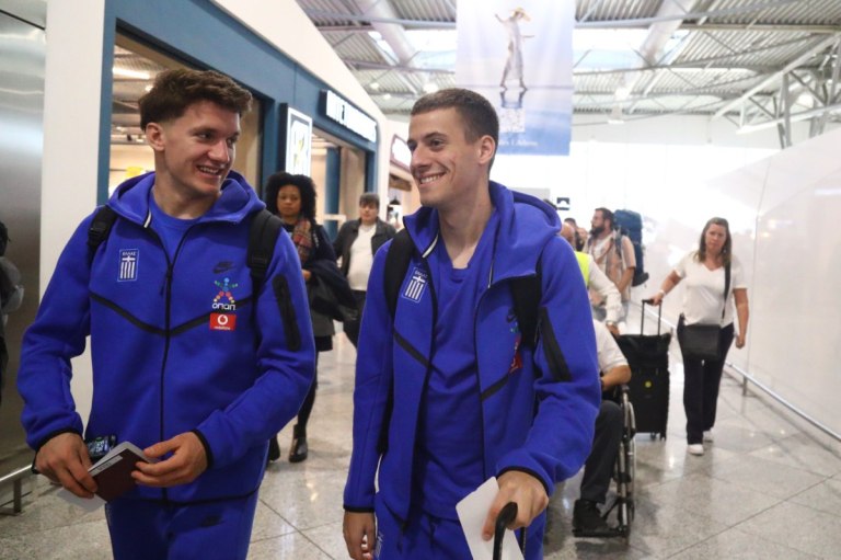 Οι ευχές του πιλότου στην άφιξη της Εθνικής στη Σκωτία: Όλη η Ελλάδα στο πλευρό σας (vid)