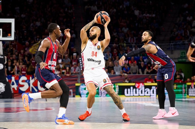 LIVE: Ολυμπιακός  Μπασκόνια