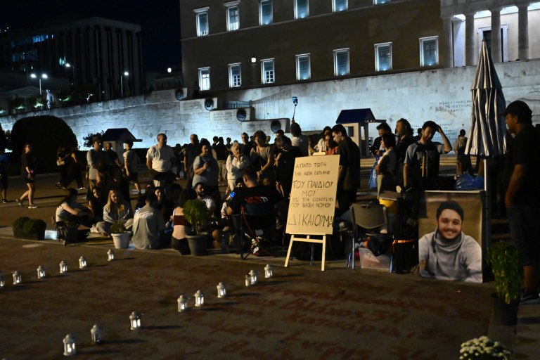Τέμπη: Δεν δίνουν άδεια εκταφής, πιστεύω ότι κρύβονται πολλά  Ο πατέρας θύματος για την απεργία πείνας