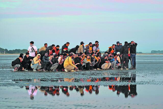 Ξεκινάνε την επόμενη εβδομάδα οι πρώτες επιστροφές μεταναστών ανάμεσα στην Γαλλία και το Ηνωμένο Βασίλειο