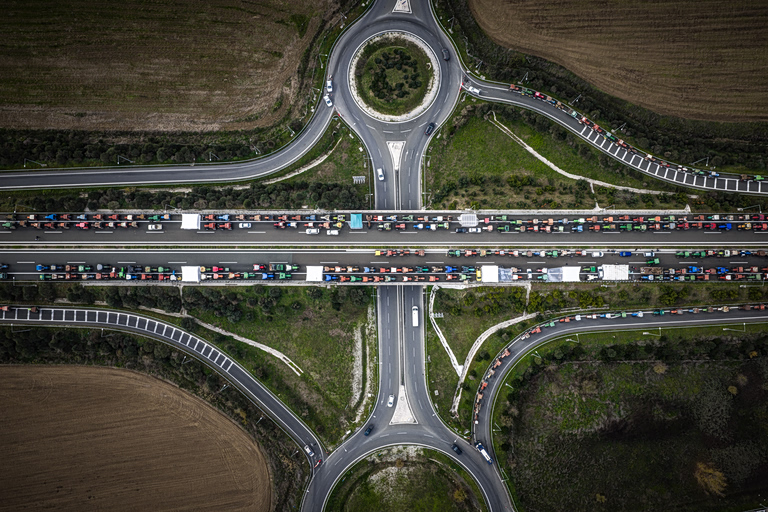 Ξανά στους δρόμους οι