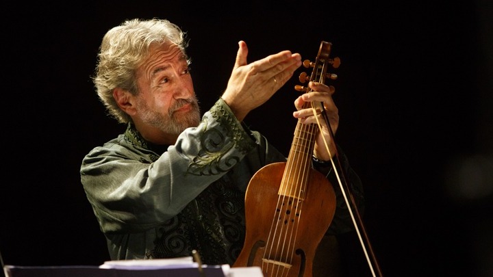 Mare Nostrum: Ένας χώρος διαλόγου και πολυμορφίας  Ο Jordi Savall και το μουσικό σύνολο Hesperion XXI συνομιλούν με τη Διαπολιτισμική Ορχήστρα της ΕΛΣ