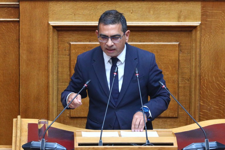 Σταμάτης: Παραδέχθηκε ότι είδε δύο φορές τον Πάνο Ρούτσι  Μην προσπαθείτε να συνδέσετε τον πρωθυπουργό