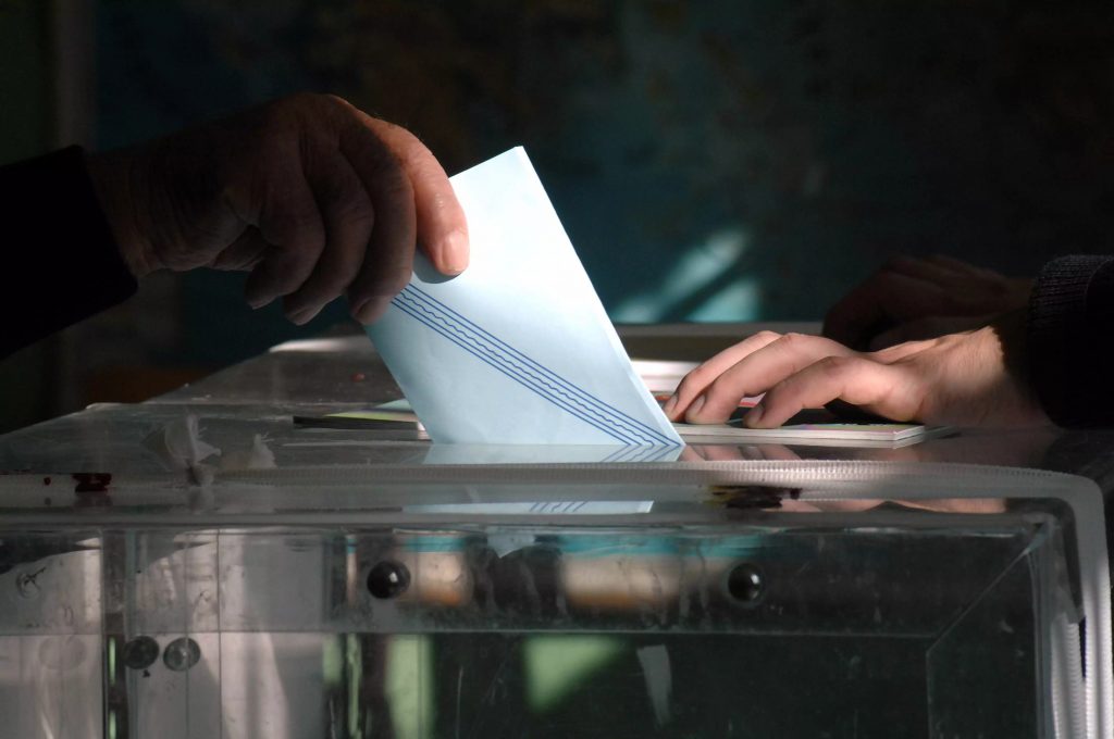 Δημοσκόπηση: Το 71,6% υπέρ αλλαγής κυβέρνησης  Πώς αλλάζουν τα δεδομένα οι κινήσεις Τσίπρα και Σαμαρά