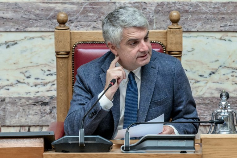 ΠΑΣΟΚ για Κωνσταντινόπουλο: Επέλεξε τον μονόλογο της υπονόμευσης της παράταξης  Μπαράζ αντιδράσεων από στελέχη του κόμματος για τη διαγραφή του