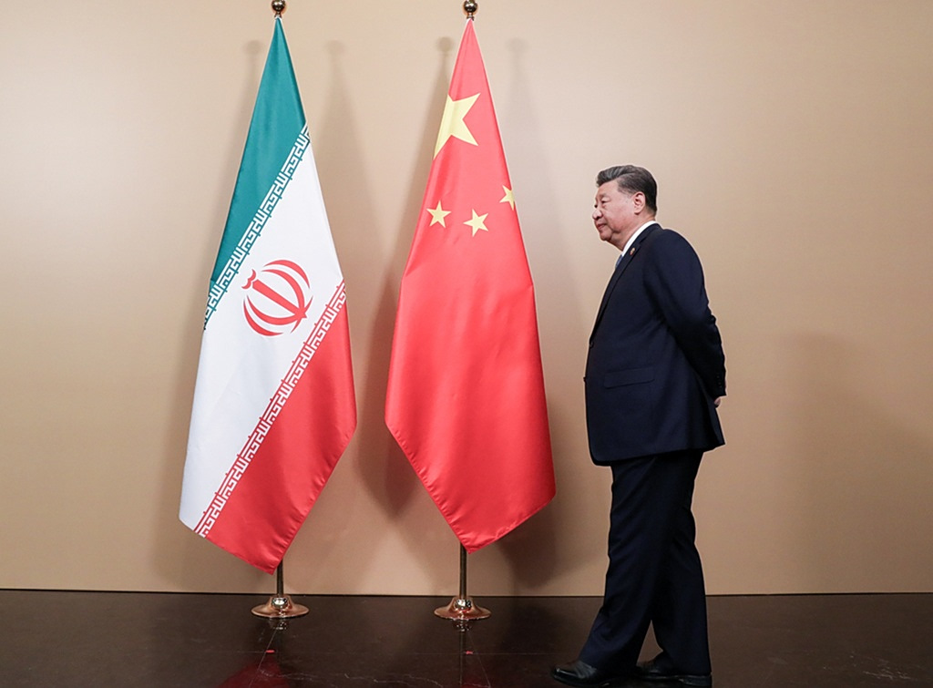 Πόλεμος στο Ιράν: Παρέμβαση της Κίνας  Ζητά από την Τεχεράνη να ανοίξει τα Στενά του Ορμούζ