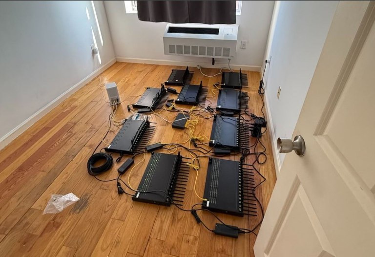 Νέα Υόρκη: Αποτράπηκε σχέδιο που φέρεται πως σκόπευε να προκαλέσει μπλακ άουτ στις τηλεπικοινωνίες