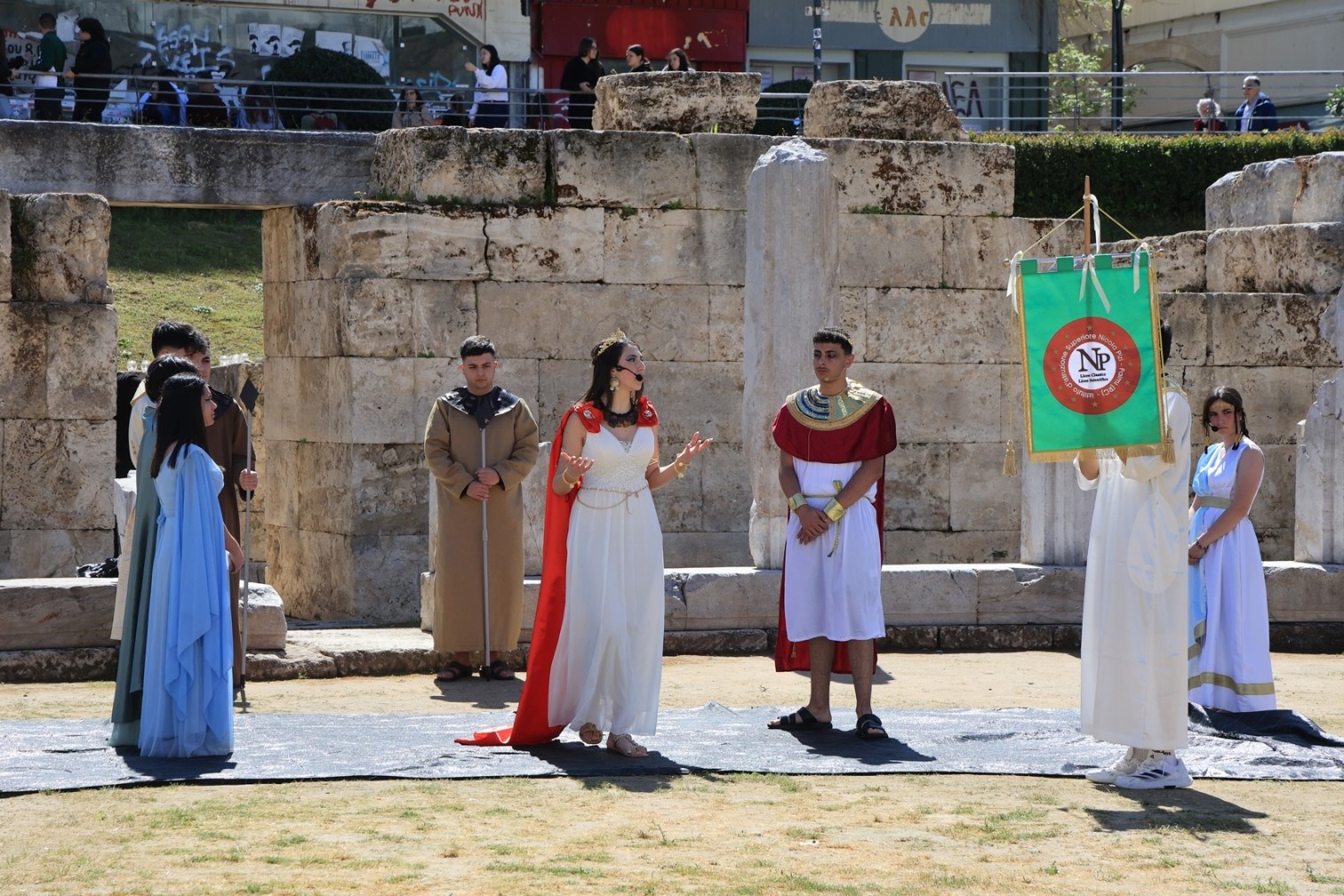 Αυλαία σήμερα για το 2ο