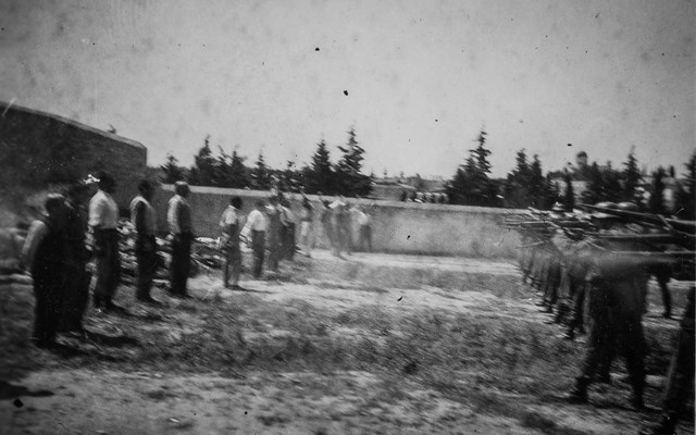 Κυρ. Μητσοτάκης για φωτογραφικά ντοκουμέντα της Καισαριανής: "Ένιωσα συγκίνηση, ρίγος αλλά και υπερηφάνεια"