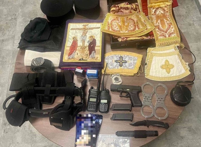 Ιωάννινα: 29χρονος παρίστανε τον μοναχό και ζητούσε χρήματα από πιστούς  Είχε και εξοπλισμό αστυνομικού