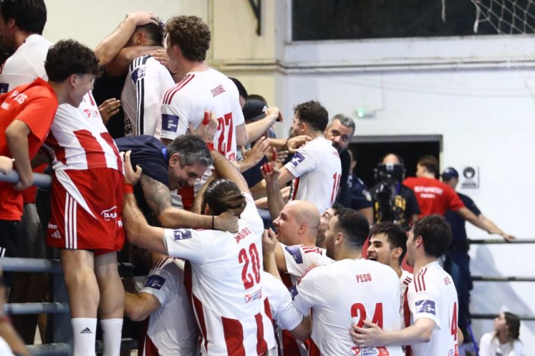 Στους 333 τίτλους η συλλογή του Ολυμπιακού