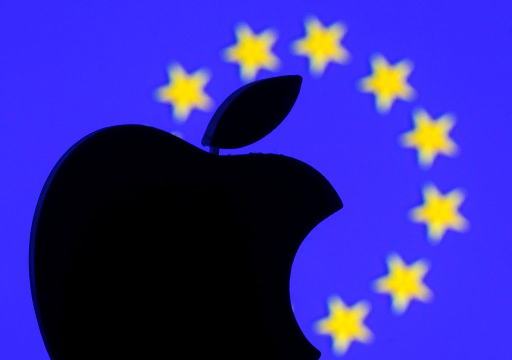 Η Apple απειλεί την ΕΕ με απόσυρση προϊόντων λόγω νέας νομοθεσίας