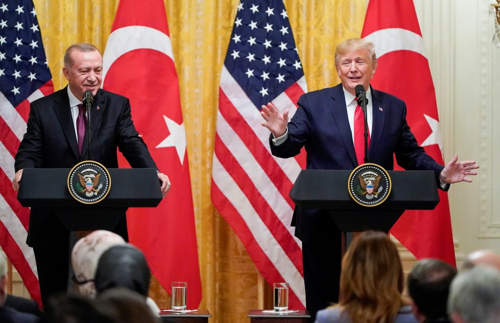 Τραμπ  Ερντογάν: Πώς εξηγείται η κόντρα στο παρά πέντε