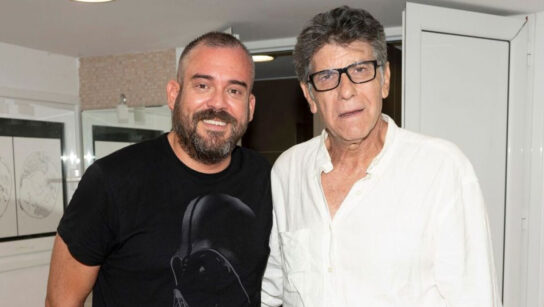 Πυγμαλίων Δαδακαρίδης: Το συγκινητικό μήνυμα επί σκηνής στον Γιάννη Μπέζο  Το χειροκρότημα του κόσμου