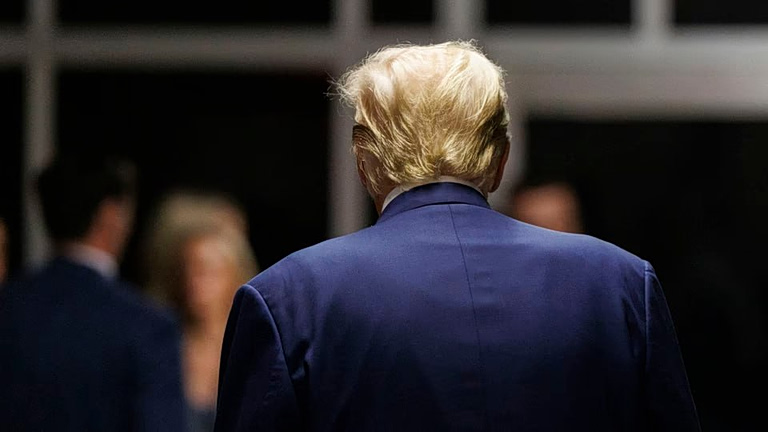 Μήπως ο πρόεδρος Τραμπ έκανε λάθος που τα έβαλε με τον Πάπα  Η ιερή μάχη που μπορεί να του στοιχίσει ακριβά