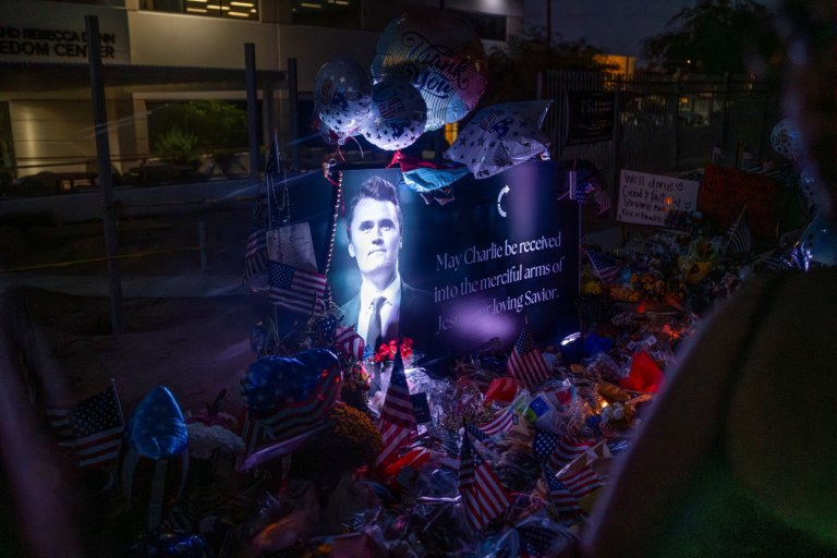 Δολοφονία Τσάρλι Κερκ: Ο ύποπτος προανήγγειλε σε μηνύματα ότι θα τον εξοντώσει