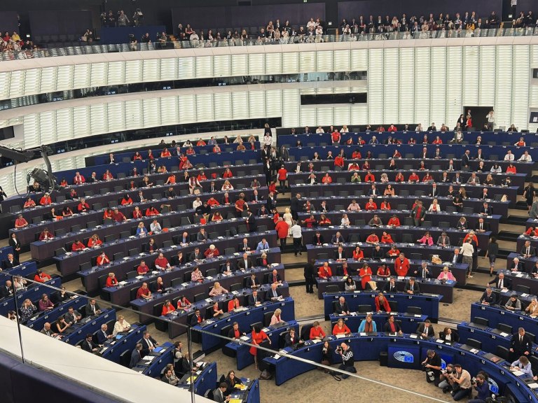 Red Line για τη Γάζα: Υποδέχθηκαν στα κόκκινα τη Φον ντερ Λάιεν τρεις ομάδες του ευρωκοινοβουλίου