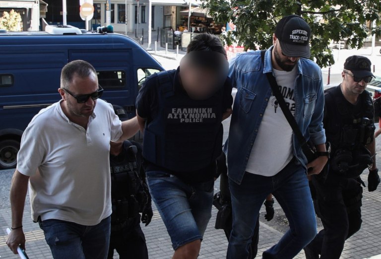 Αδελφοκτονία στη Θεσσαλονίκη: Η 59χρονη πάλεψε για να γλιτώσει  Τι έδειξε η νεκροψία  νεκροτομή