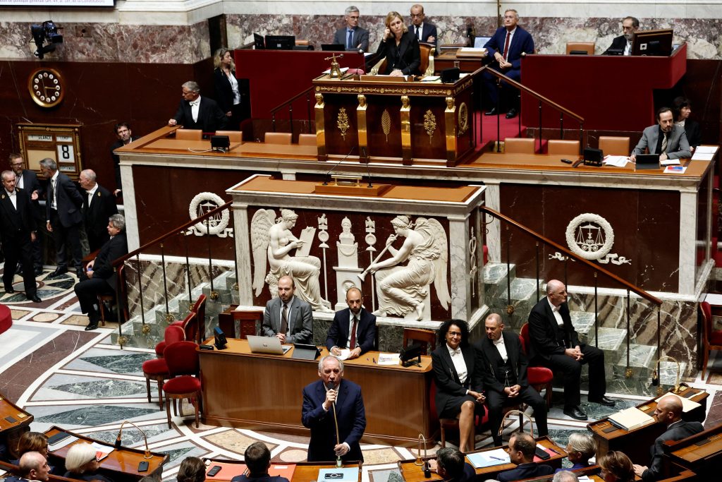 Γαλλία ώρα μηδέν: Κατέρρευσε η κυβέρνηση Μπαϊρού  Δεν πήρε ψήφο εμπιστοσύνης