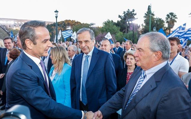 Συνάντηση Μητσοτάκη-Σαμαρά-Καραμανλή σε πολικές θερμοκρασίες