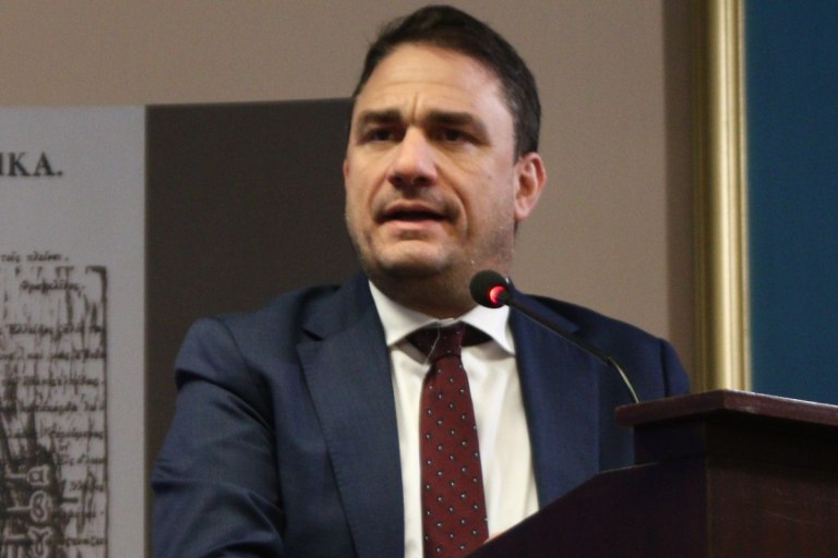 Τσουκαλάς: Η κυβέρνηση βρίσκει χρήματα για τους εργολάβους αλλά όχι για αγρότες, μισθωτούς και συνταξιούχους