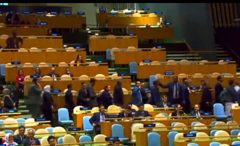 Μαζικές αποχωρήσεις από την αίθουσα της Γενικής Συνέλευσης του ΟΗΕ πριν την ομιλία Νετανιάχου