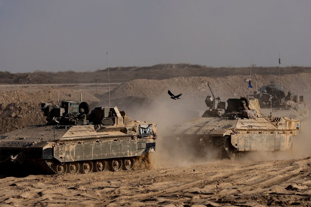 Γάζα: Προέλαση ισραηλινών αρμάτων   Προειδοποιήσεις από υγειονομικούς για εγκλωβισμένους και τραυματίες