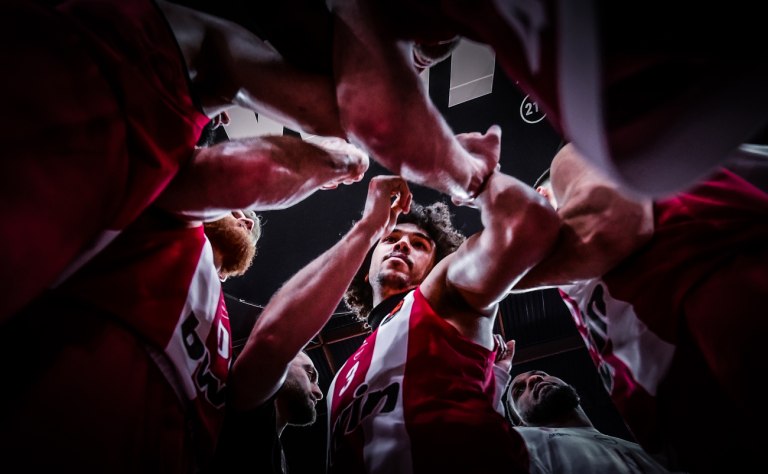 Η παρακάμερα της ΚΑΕ Ολυμπιακός από το ματς με τη Μπασκόνια (vid)