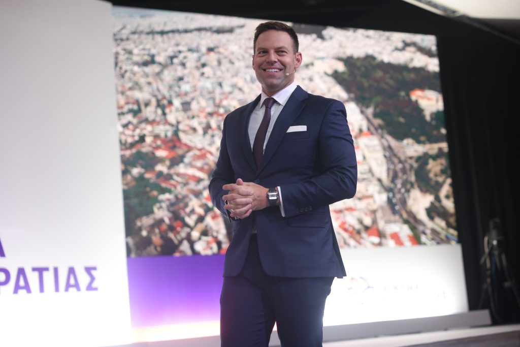 Τις προτάσεις του για ένα νέο μοντέλο για εθνική αναγέννηση παρουσίασε ο Στέφανος Κασσελάκης