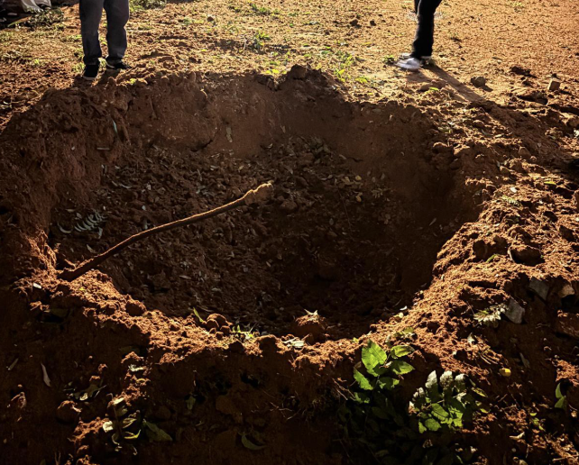 Κρατήρας στο κεντρικό Ισραήλ από ιρανικό πύραυλο που έφερε πυρομαχικά διασποράς