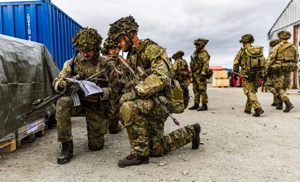SOS για σαμποτάζ στις ένοπλες δυνάμεις