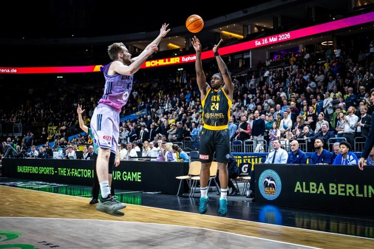 Άλμπα Βερολίνου ΑΕΚ 88-93: