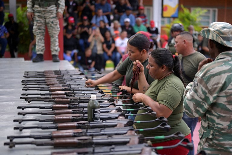 Βενεζουέλα: Ο υπουργός Άμυνας καταγγέλλει πως αμερικανικά μαχητικά αεροσκάφη πλησίασαν τις ακτές της χώρας
