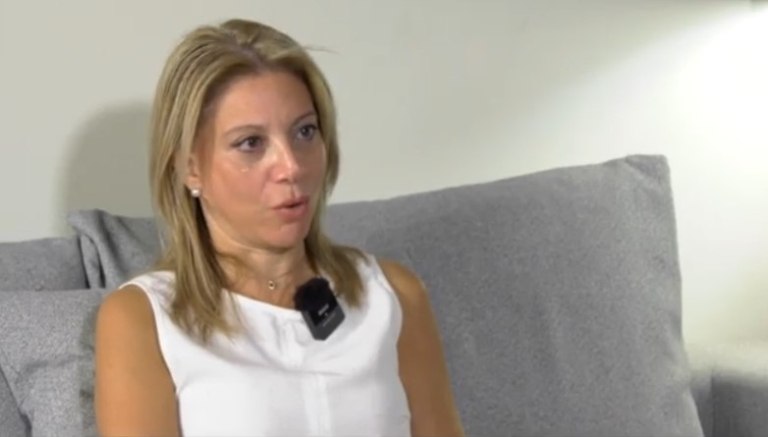 Μαρία Καρυστιανού: Βρώμικοι και απάνθρωποι Μητσοτάκης, Καραμανλής, Τριαντόπουλος  Δεν θα ήθελα να τους συναντήσω