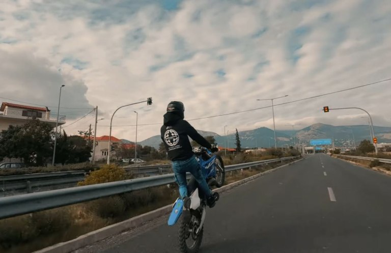 Ελληνοαμερικάνος καμικάζι