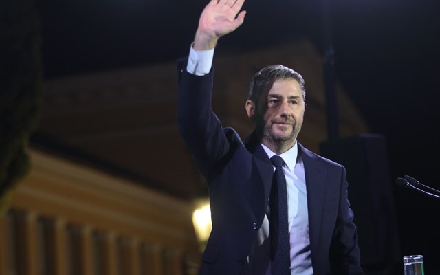 Πρόγραμμα για κυβέρνηση τετραετίας φτιάχνει το ΠΑΣΟΚ- Καρφιά σε Μητσοτάκη αλλά και σε Τσίπρα