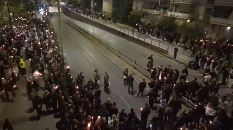 Νέος Κόσμος: Σακούλες με