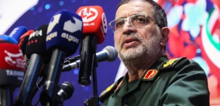 Η φωνή των Φρουρών της Επανάστασης: Ποιος ήταν ο στρατηγός Ναϊνί που σκοτώθηκε σε αεροπορική επιδρομή στο Ιράν