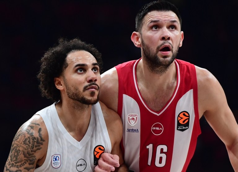 Ολυμπιακός: Ο Κώστας Παπανικολάου συμπλήρωσε 400 συμμετοχές στη Euroleague  Πέμπτος στην ιστορία